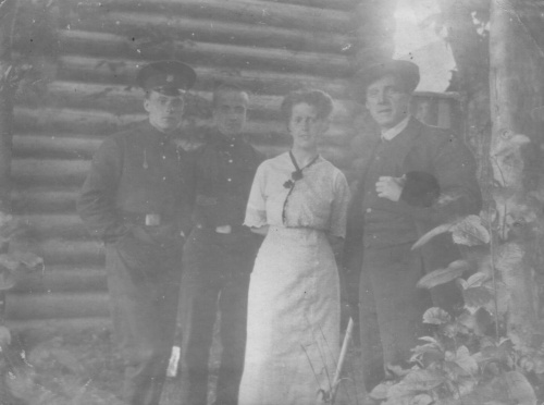Kronid, Vladislav, Olga i Gleb Wasilewski 1912 Vytegra