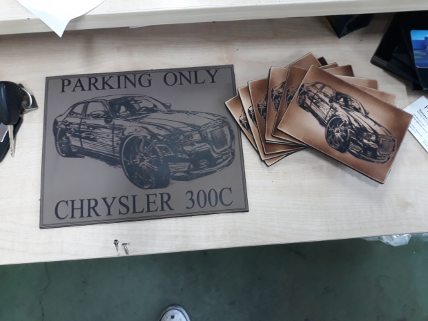 300c