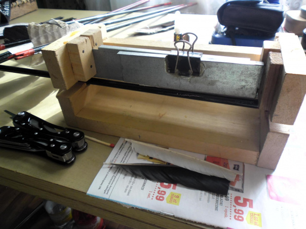 Lotki przyklejane za pomocą maszynki.