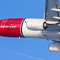 Samolot Norweskich Linii Lotniczych, zwany potocznie "tamponem" ze względu na malowanie.