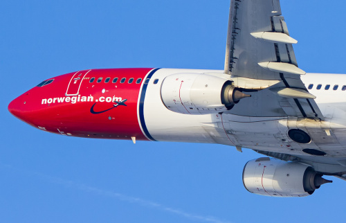 Samolot Norweskich Linii Lotniczych, zwany potocznie "tamponem" ze względu na malowanie.