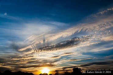 Kolczaste chmury czy podniebny Manhattan #zachód #słońca #chmury #kolce #Chojnice