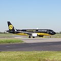 Coś dla fanów Borussi Dortmund - samolot "ubrany" w barwy drużyny. Pięknie prezentuje się na lotnisku.