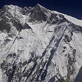 Południowa ściana Lhotse z bliska w całej okazałości. Ogrom, który trudno ogarnąć nawet z wysokości 6189m.